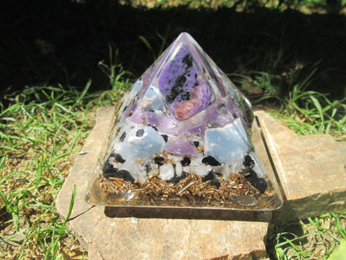 Org. pyramida ,, Andělské proměny " — foto 4