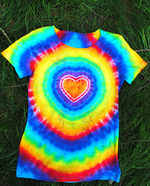 Batikované tričko - Duhové srdce — foto 3