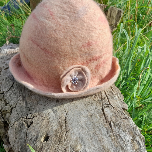 Plstěná brož Pemberley — foto 4