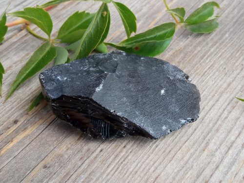 Obsidián černý, surový č. 17 — foto 3