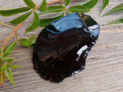 Obsidián černý, surový č. 17 — foto 5