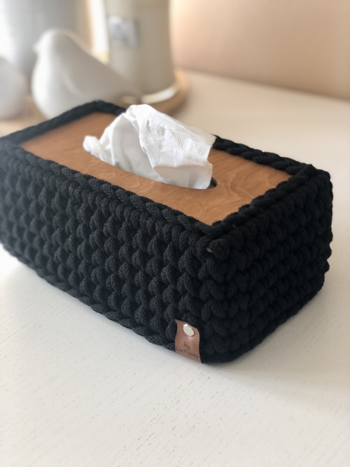 Háčkovaný obal na kapesníky 25x13cm černý — foto 3