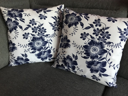 Modré květy na bílé — foto 3
