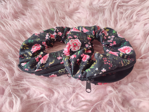 Scrunchie zipper černá gumička s kapsičkou — foto 3
