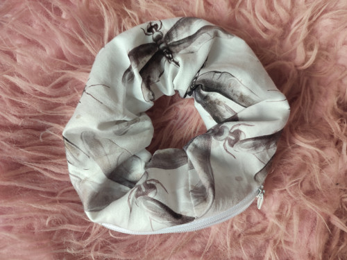 Scrunchie zipper vášková gumička s kapsičkou — foto 2