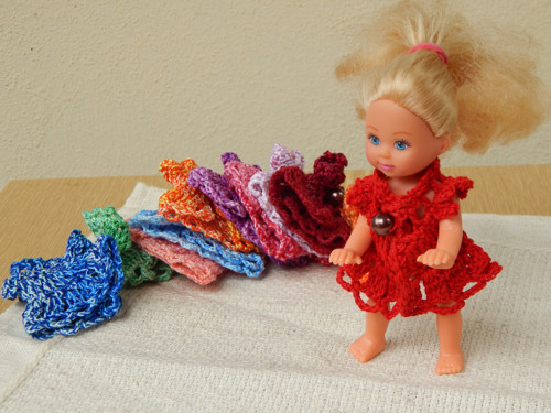 Šatičky pro malou panenku Evičku - Barbie — foto 5