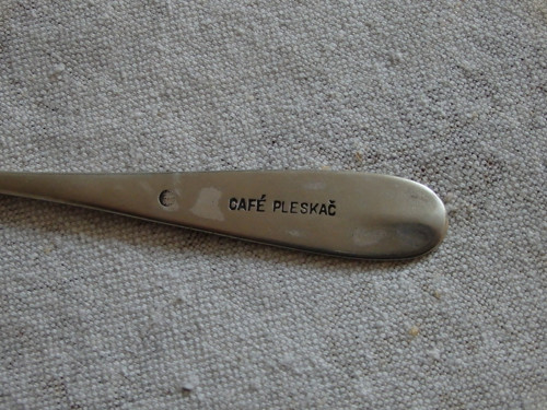 CAFÉ PLESKAČ - lžička — foto 2