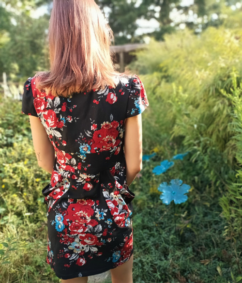 S růžemi, teplejší — foto 2