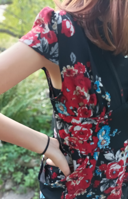S růžemi, teplejší — foto 5