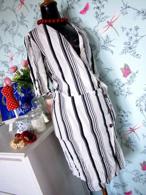 Šaty black&white proužek elegantní — foto 3