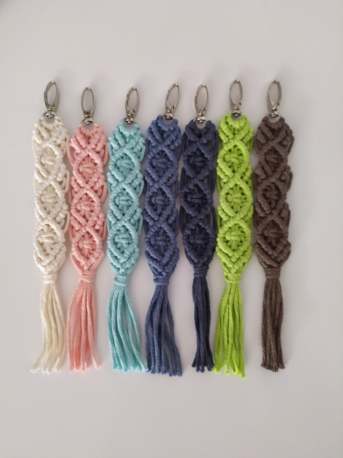 Macrame přívěsek na klíče — foto 4