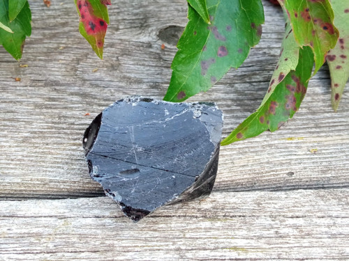 Obsidián černý, surový č. 18 — foto 3