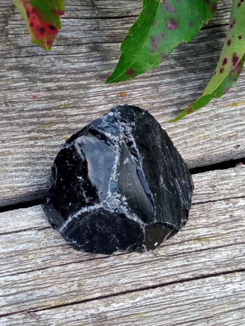 Obsidián černý, surový č. 18 — foto 4