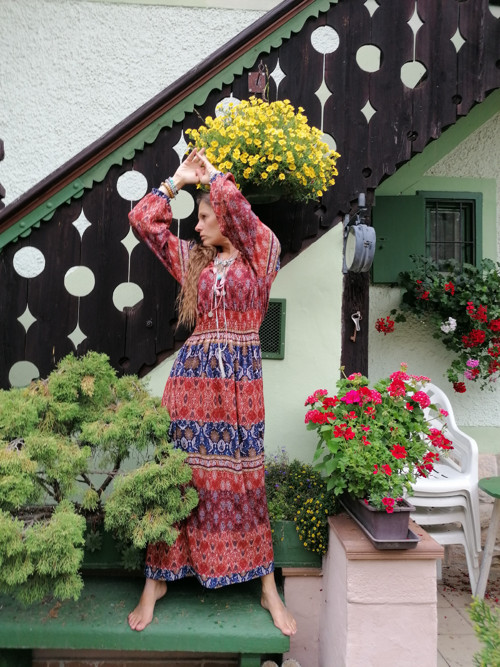 Bohemian šaty skořicové s modrou — foto 2