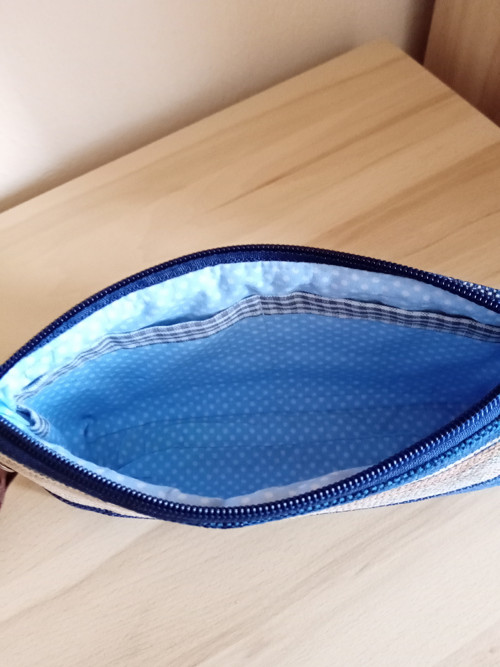 Kapsička s koženým ouškem. — foto 4
