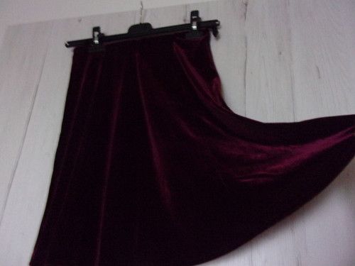 Sametová dívčí sukně — foto 3