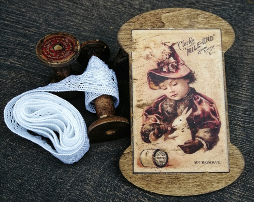 Špulky - vintage špulka plochá "Děvčátko s kočkou" — foto 6