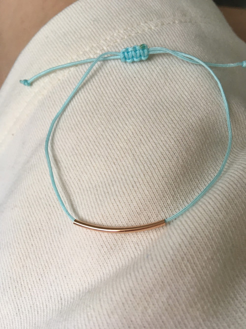 Minimalistický náramek s trubičkou — foto 5
