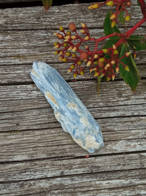 Kyanit surový č. 12 — foto 4