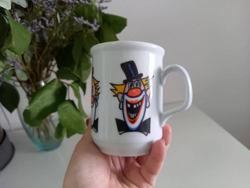 Starý hrnek klaun — foto 2