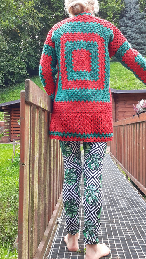 Svetr čtverce červenozelený — foto 4
