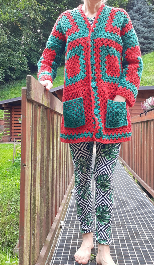 Svetr čtverce červenozelený — foto 6