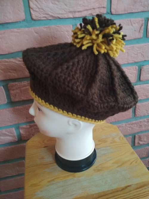 Dámský baret s bambulkou — foto 2