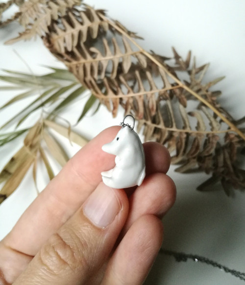 Přívěsek postavička porcelánová — foto 4