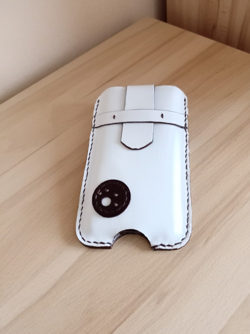 Kožený obal na mobil- bílý — foto 2