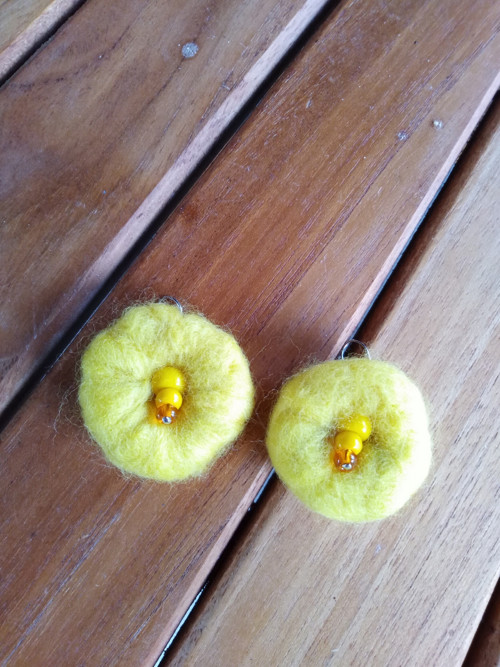 Plstěné náušnice květiny — foto 2