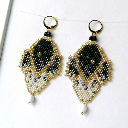 Black & White Dangle Beaded Earrings — foto 4