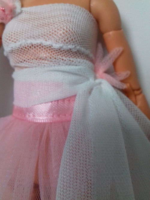 Šatičky pro Barbie - slavnostní č. 4 — foto 3