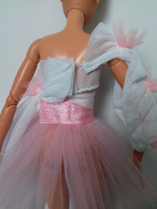 Šatičky pro Barbie - slavnostní č. 4 — foto 4