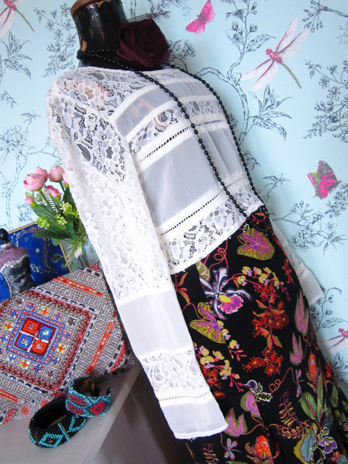 Halenečka crop boho krajka — foto 3