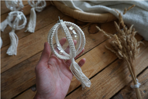 Macramé baňka 8 cm (E) — foto 2