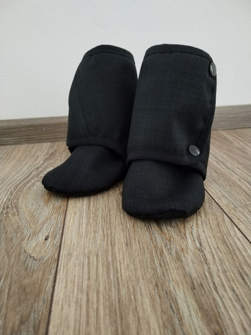Capáčky ze softshellu s beránkem do kočárku — foto 2