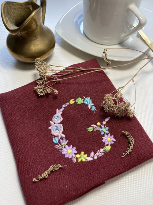 Ľanová utierka s výšivkou ,,MONOGRAM" — foto 2