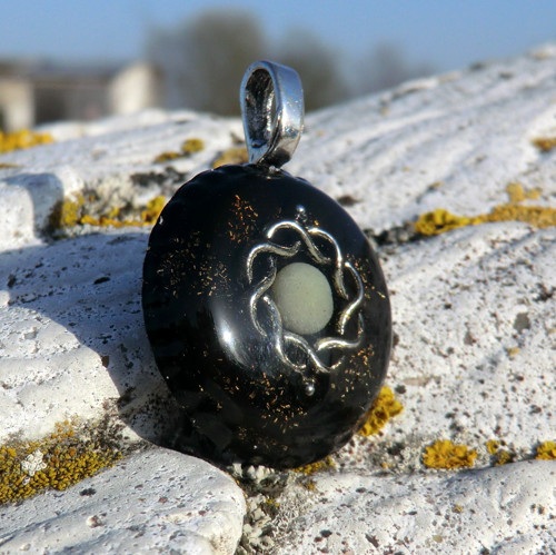 Karmický orgonit Amulet - Jadeit / Nefrit — foto 3