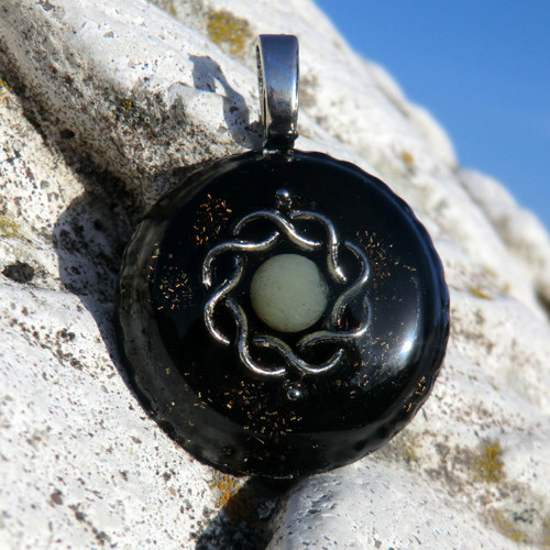 Karmický orgonit Amulet - Jadeit / Nefrit — foto 4