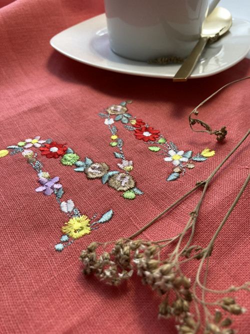 Ľanová utierka s výšivkou ,,MONOGRAM" — foto 2
