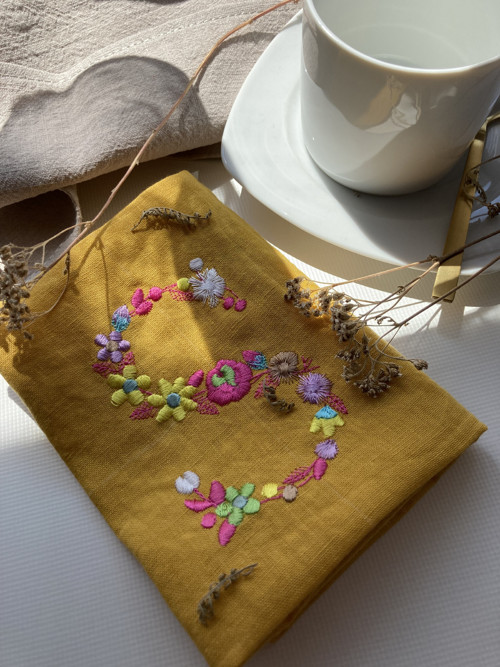 Ľanová utierka s výšivkou ,,MONOGRAM" — foto 2
