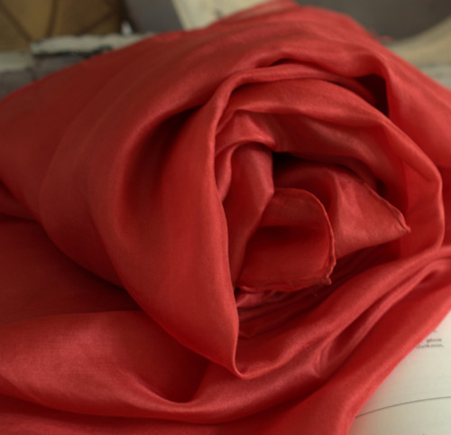 HEDVÁBNÁ ŠÁLA........180 x 45 — foto 3
