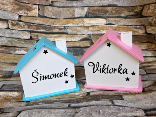 Dřevěná dětská pokladnička domeček — foto 2