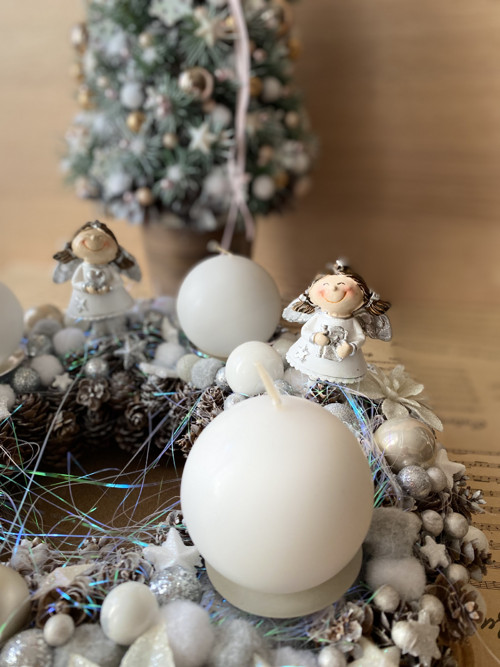 Adventní věnec bohatě zdobený — foto 3