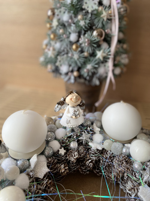 Adventní věnec bohatě zdobený — foto 6