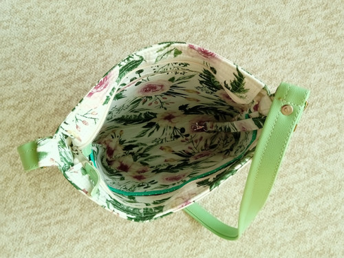 Crossbody hrášková — foto 6