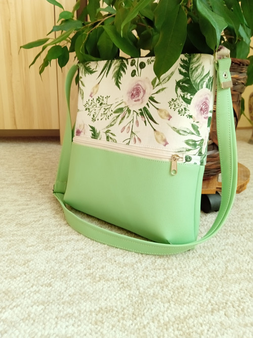Crossbody hrášková — foto 2