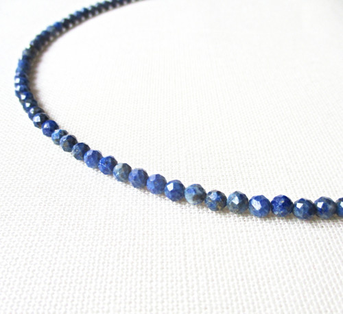 Náhrdelník z broušeného lapisu lazuli — foto 2