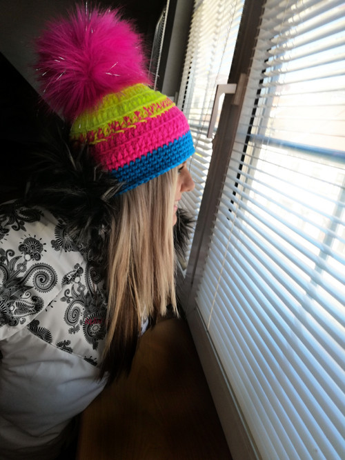 Neonový háčkovaný kulich /SKLADEM — foto 3