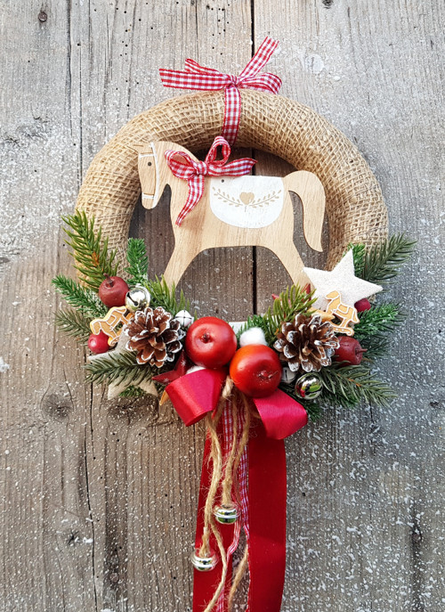 Adventní věneček s koníkem — foto 2